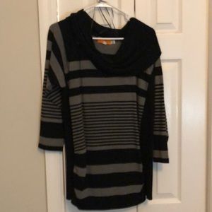 Black and gray sweater